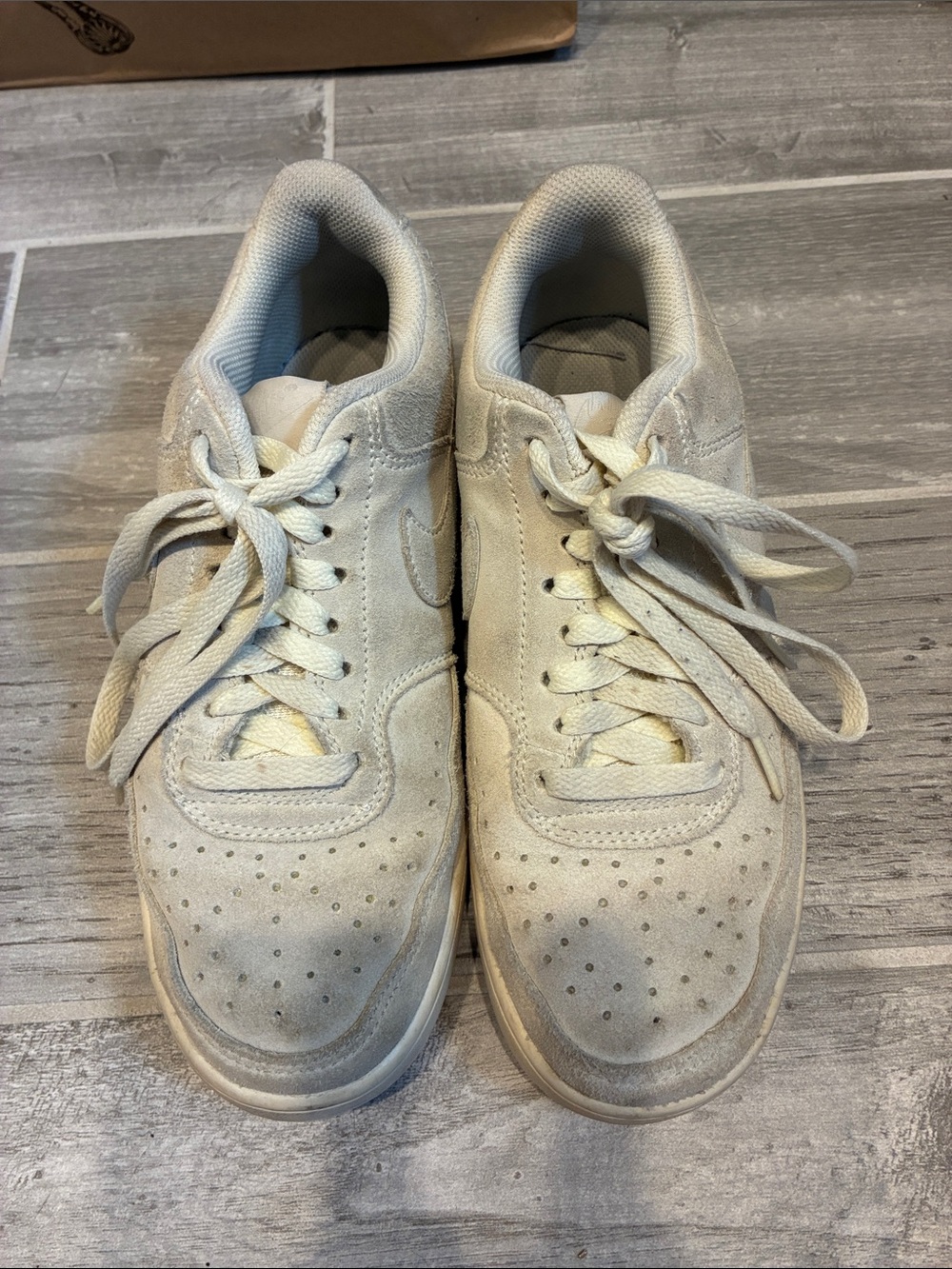 Nike Women's Low-Top Suede Sneakers in Cream - Size 7.5